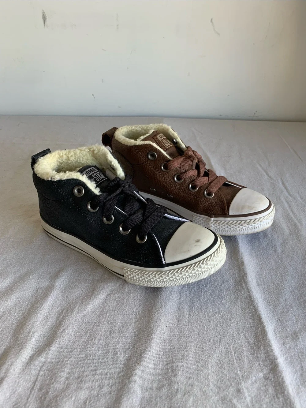 Converse Kids Mismatched Sherpa-Lined High Top Sneakers - Black & Brown